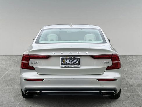 Used 2019 Volvo S60 T8 Inscription image 11