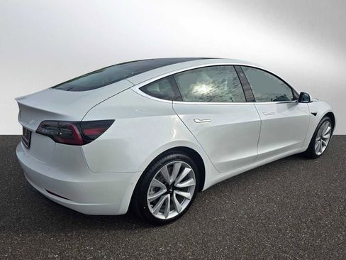 Used 2020 Tesla Model 3 Standard Range image 3