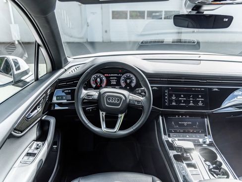 Used 2025 Audi Q7 3.0T Premium Plus AWD/4WD image 29