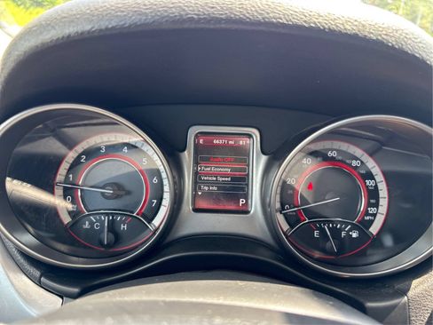 Used 2020 Dodge Journey Crossroad FWD image 16