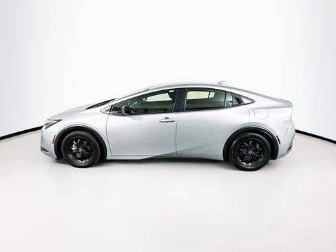 Used 2023 Toyota Prius LE image 4