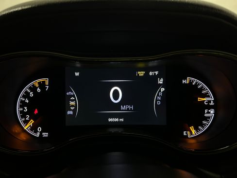 Used 2021 Jeep Grand Cherokee High Altitude AWD/4WD image 17