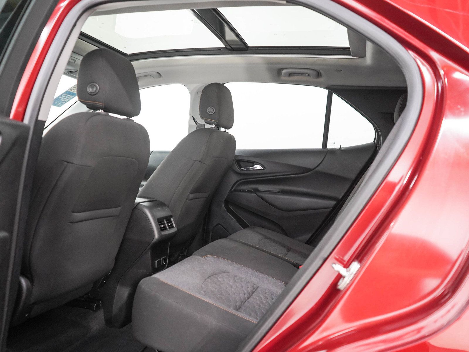 Used 2018 Chevrolet Equinox LT w/ Sun & Infotainment Package AWD/4WD image 18