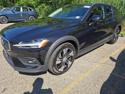 Used 2025 Volvo V60 B5 Cross Country Plus