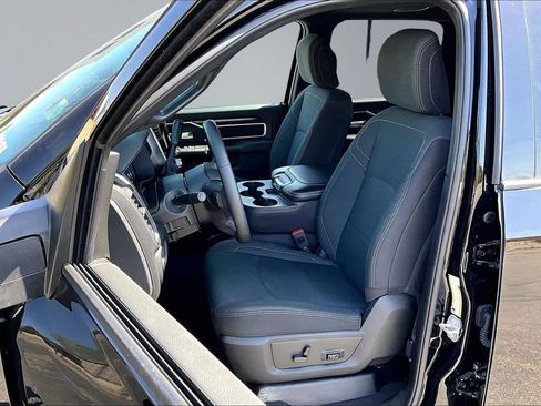 Used 2026 RAM 2500 Big Horn AWD/4WD image 3