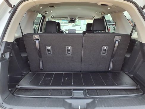 Used 2025 Honda Pilot EX-L image 10
