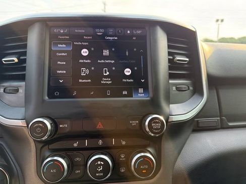 Used 2022 RAM 1500 Big Horn AWD/4WD image 12