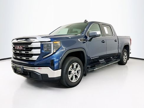 Used 2022 GMC Sierra 1500 SLE image 3