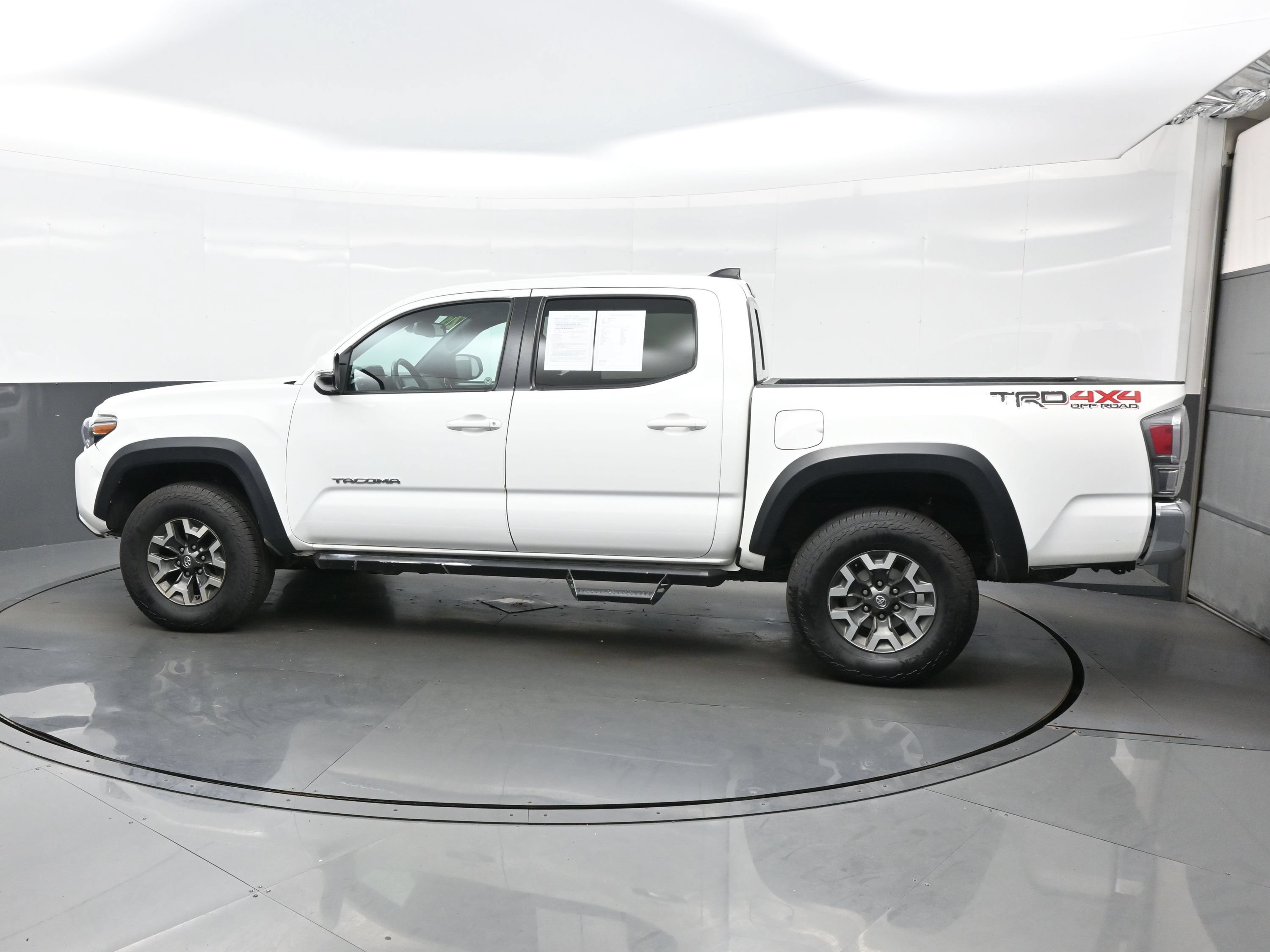 Used 2023 Toyota Tacoma TRD Off-Road AWD/4WD image 3