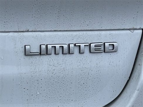 New 2025 Jeep Grand Cherokee L Limited w/ Trailer Tow Package image 9