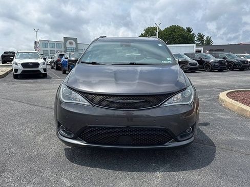 Used 2020 Chrysler Pacifica Touring-L w/ Advanced Safetytec Group AWD/4WD image 2