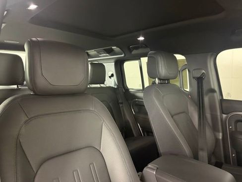 Certified 2024 Land Rover Defender 110 X image 33
