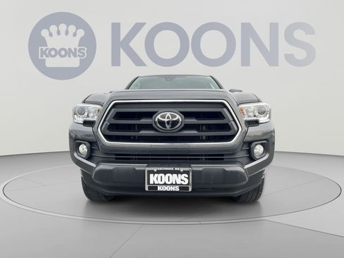 Used 2022 Toyota Tacoma SR5 w/ Technology Package AWD/4WD image 8