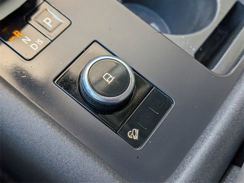 Used 2024 Land Rover Discovery S image 20