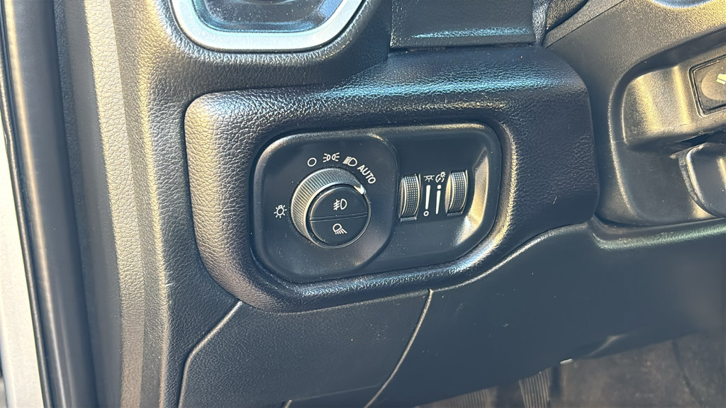 Used 2020 RAM 2500 Laramie w/ Night Edition AWD/4WD image 13