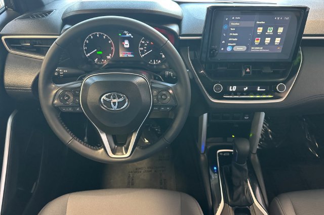 Certified 2024 Toyota Corolla Cross AWD Hybrid w/ Moonroof Package image 18