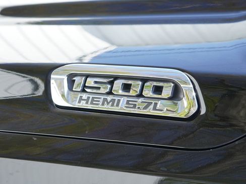 Used 2019 RAM 1500 Big Horn AWD/4WD image 10