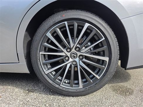 New 2025 Lexus ES 350 w/ Premium Package image 15