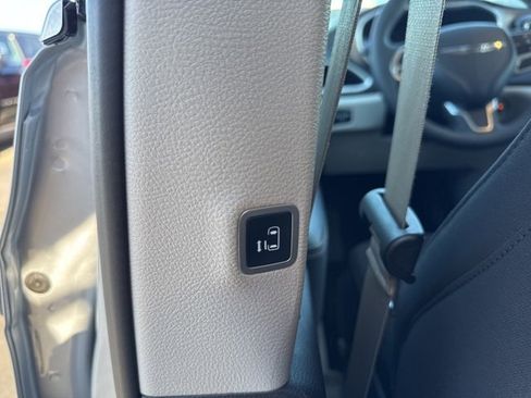 Used 2024 Chrysler Voyager LX image 24