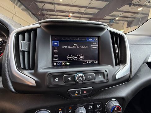 Used 2024 GMC Terrain SLE w/ Driver Convenience Package FWD image 21