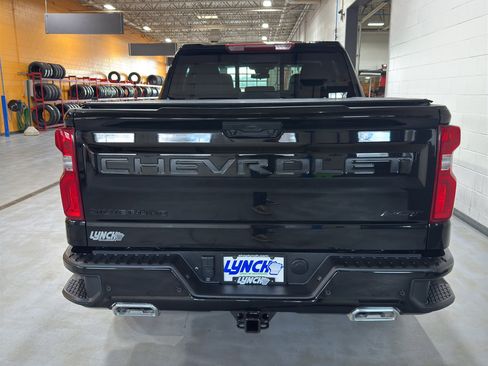 Used 2024 Chevrolet Silverado 1500 RST AWD/4WD image 4