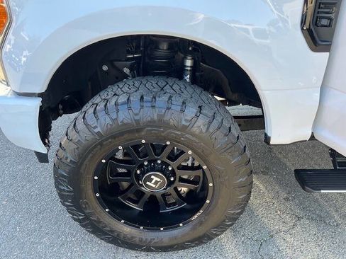 Used 2019 Ford F250 Lariat w/ Lariat Ultimate Package image 23