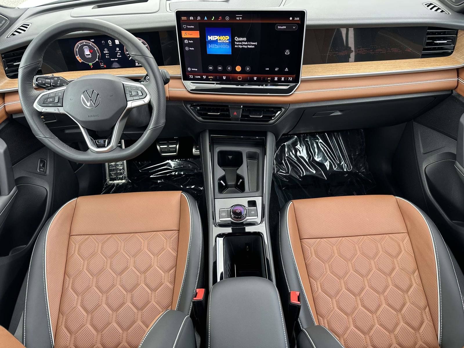 Certified 2026 Volkswagen Tiguan SEL R-Line AWD/4WD image 10