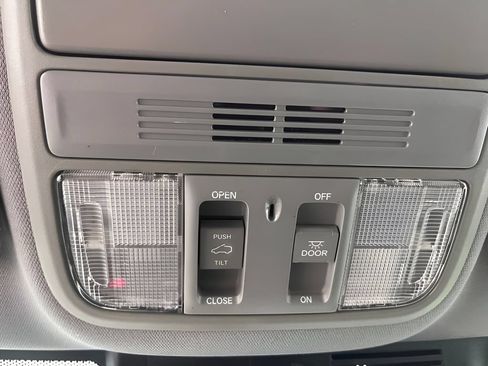 Used 2017 Honda CR-V EX image 17