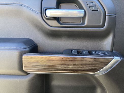 Used 2020 Chevrolet Silverado 1500 RST image 25