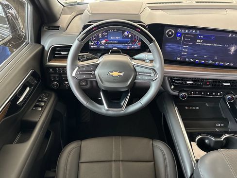 Used 2026 Chevrolet Suburban High Country AWD/4WD image 20
