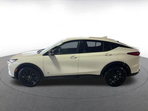 Used 2025 Buick Envista Sport Touring image 10