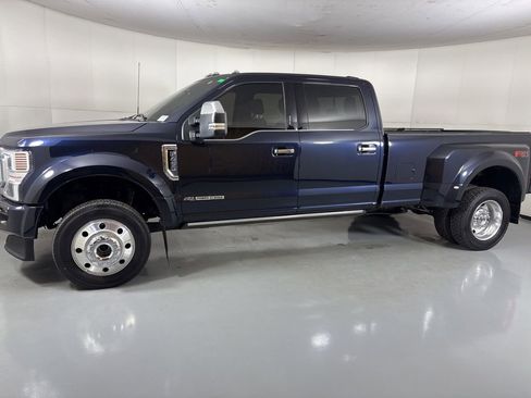 Used 2022 Ford F450 Platinum w/ FX4 Off-Road Package image 5