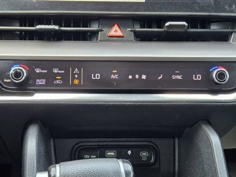 Used 2023 Kia Sportage EX FWD image 18