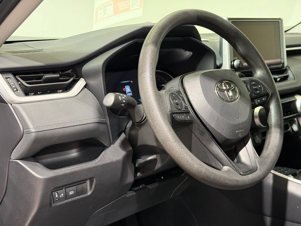 Certified 2025 Toyota RAV4 LE AWD/4WD image 17