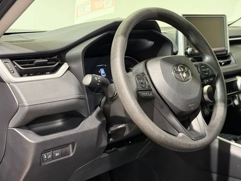 Certified 2025 Toyota RAV4 LE AWD/4WD image 17