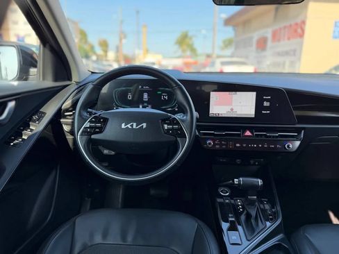 Used 2023 Kia Niro EX FWD image 35