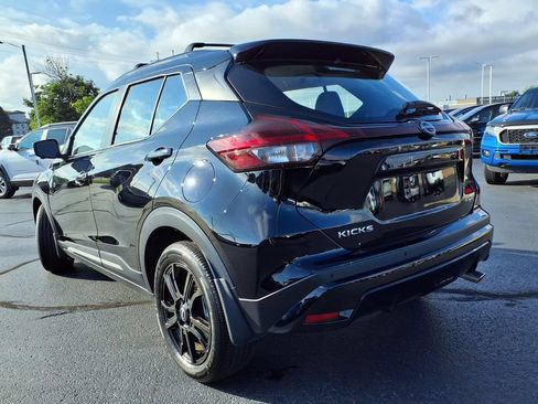 Used 2024 Nissan Kicks SR w/ SR Premium Package FWD image 30