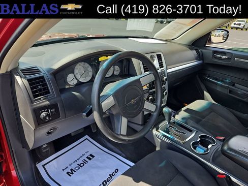 Used 2010 Chrysler 300 Touring Plus RWD image 10