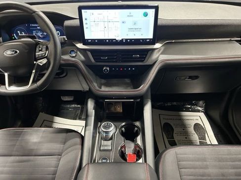 Used 2025 Ford Explorer ST-Line AWD/4WD image 15