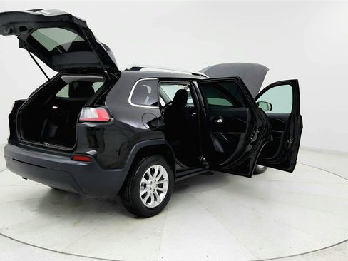 Used 2019 Jeep Cherokee Latitude w/ Popular Appearance Group FWD image 11