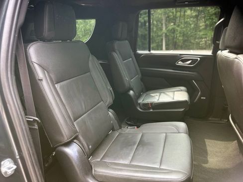 Used 2021 Chevrolet Suburban LT image 23