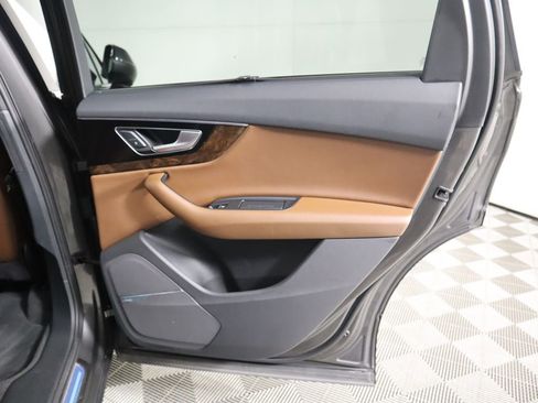 Used 2019 Audi Q7 3.0T Premium Plus w/ Premium Plus Package image 28