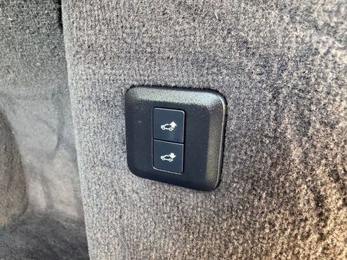 Used 2020 Land Rover Range Rover Sport HSE image 25