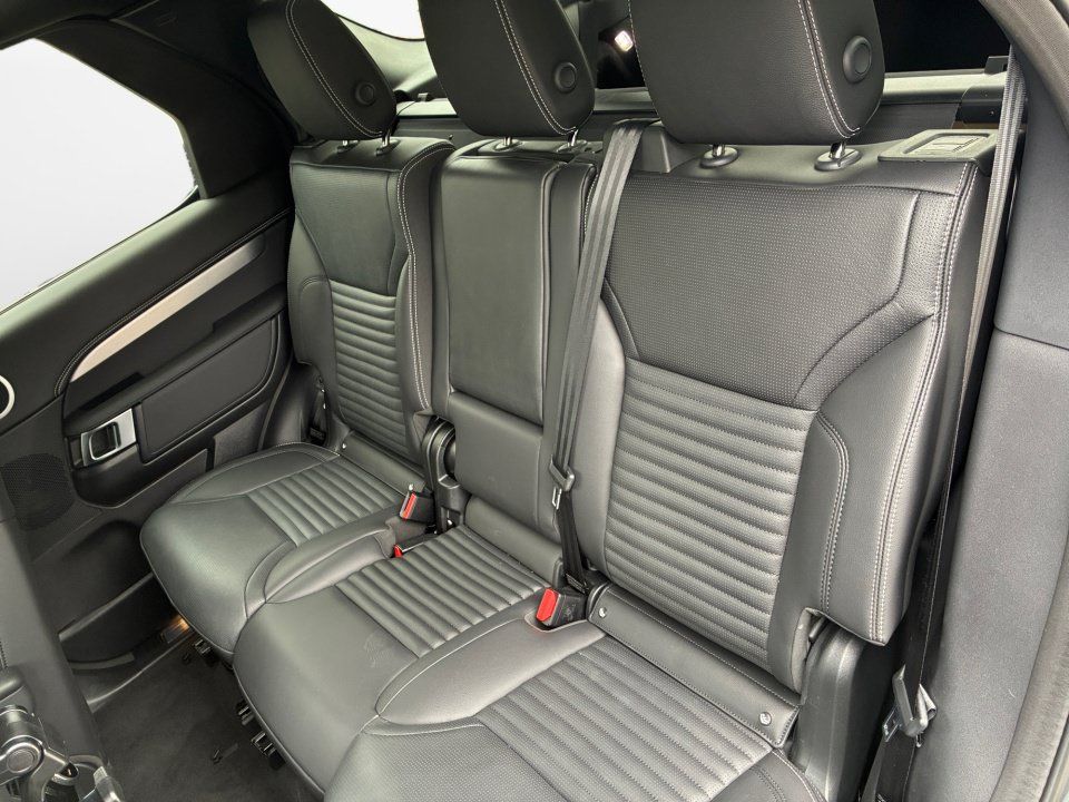 Certified 2025 Land Rover Discovery Dynamic SE AWD/4WD image 12
