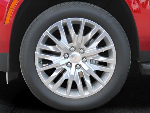 Used 2025 Chevrolet Suburban Premier image 9