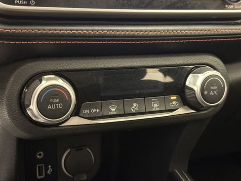 Used 2018 Nissan Kicks SR FWD image 24