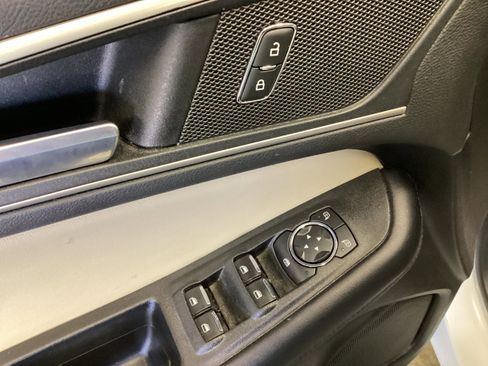 Used 2022 Ford Edge SEL AWD/4WD image 14