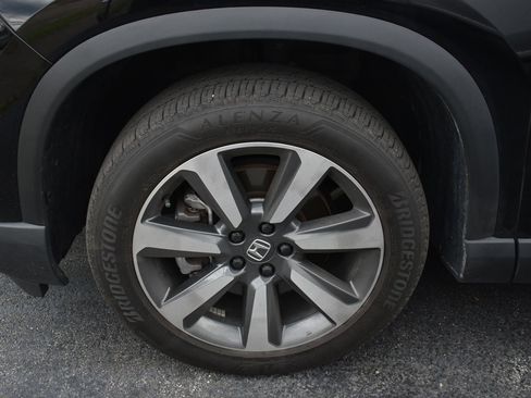 Used 2025 Honda Pilot Elite image 8