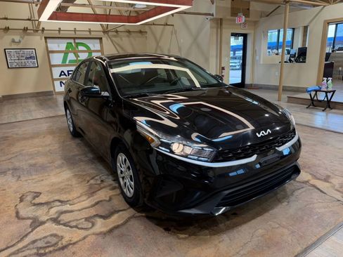 Used 2024 Kia Forte LX image 2