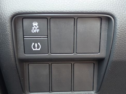 Used 2017 Honda CR-V LX image 15